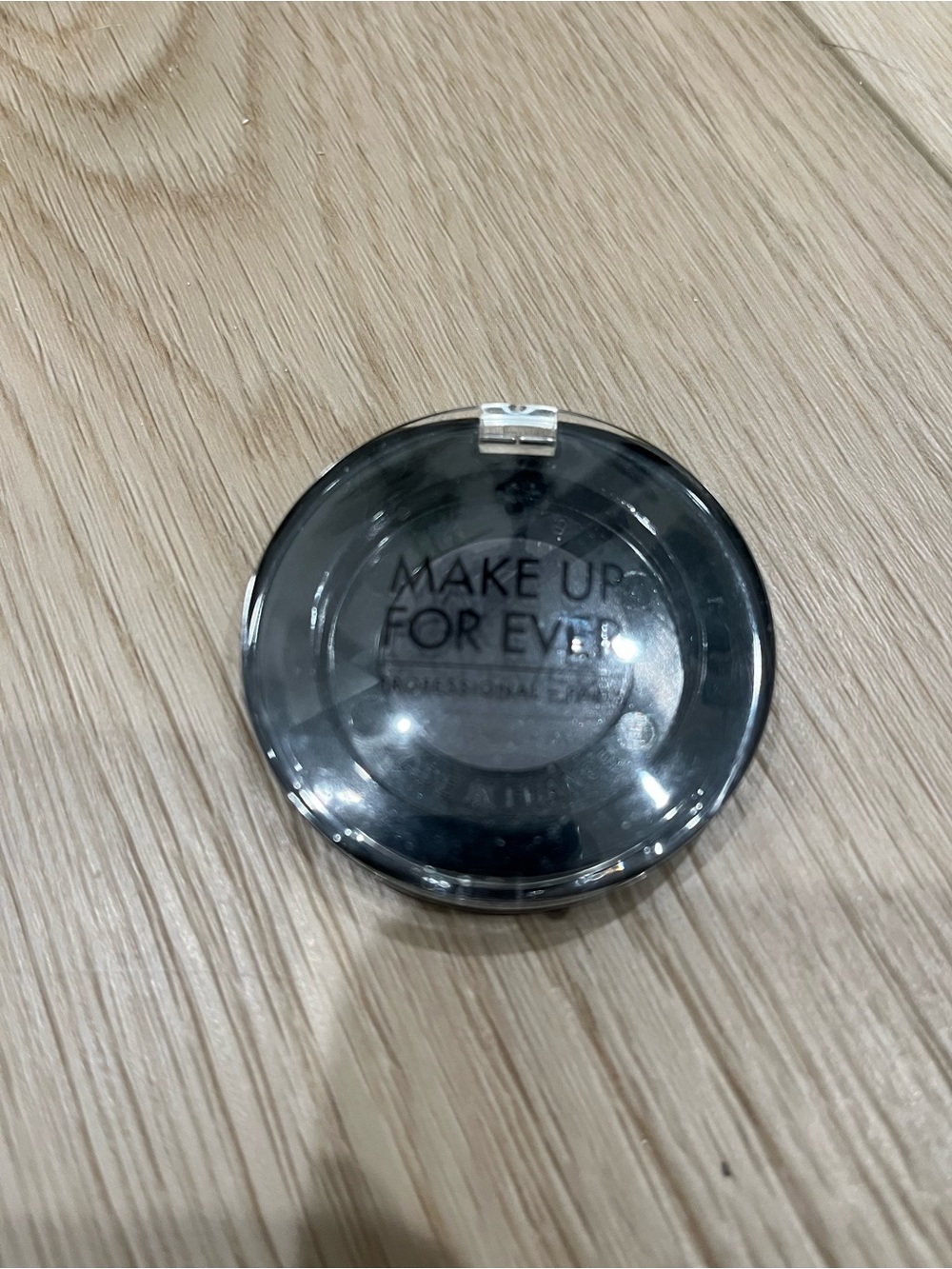 Makeup Forever Single Eyeshadow Case - FREE